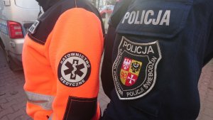 naszywki Komendy Powiatowej Policji w Świebodzinie i ratownictwa medycznego